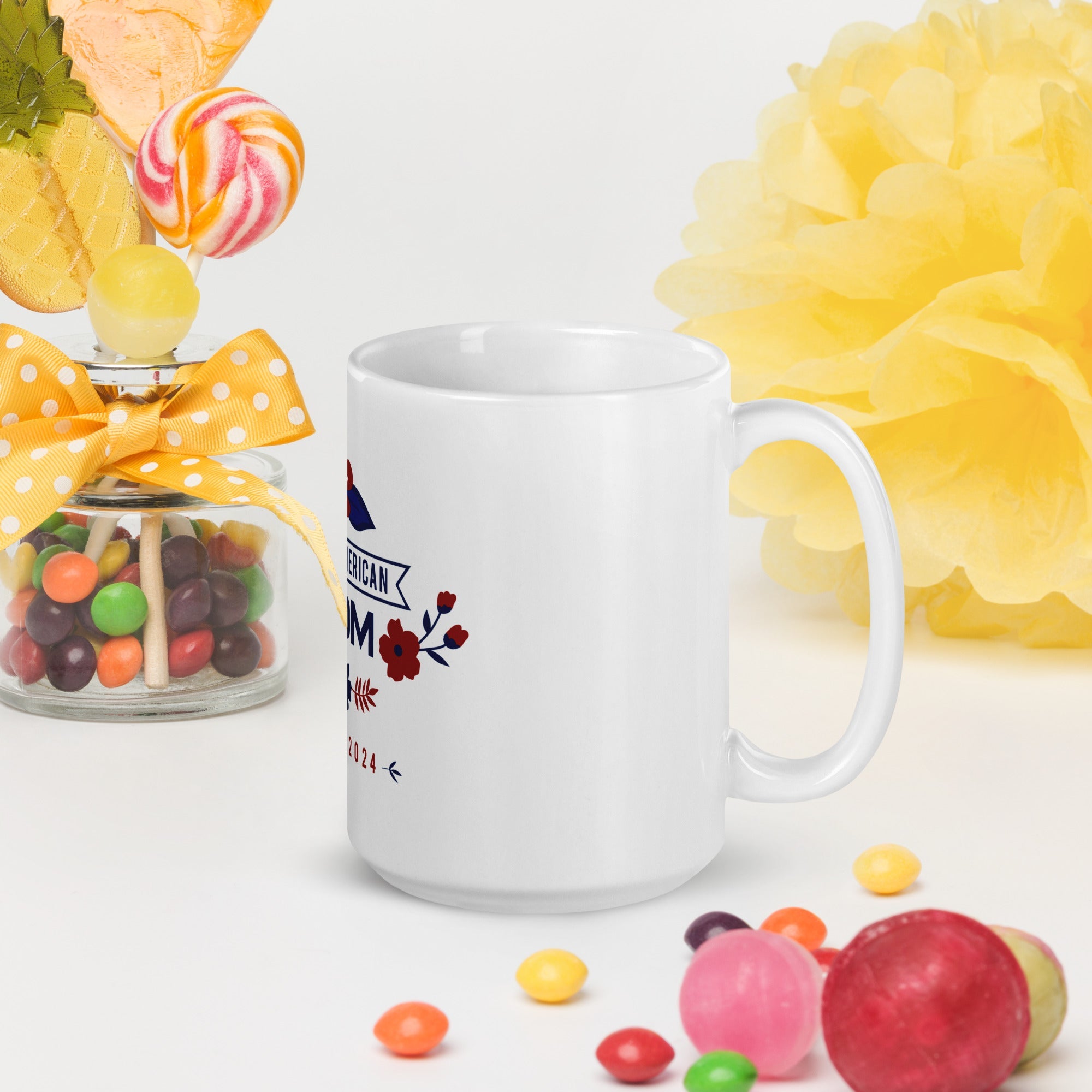 👩‍❤️‍👨 Proud American MOM glossy mug